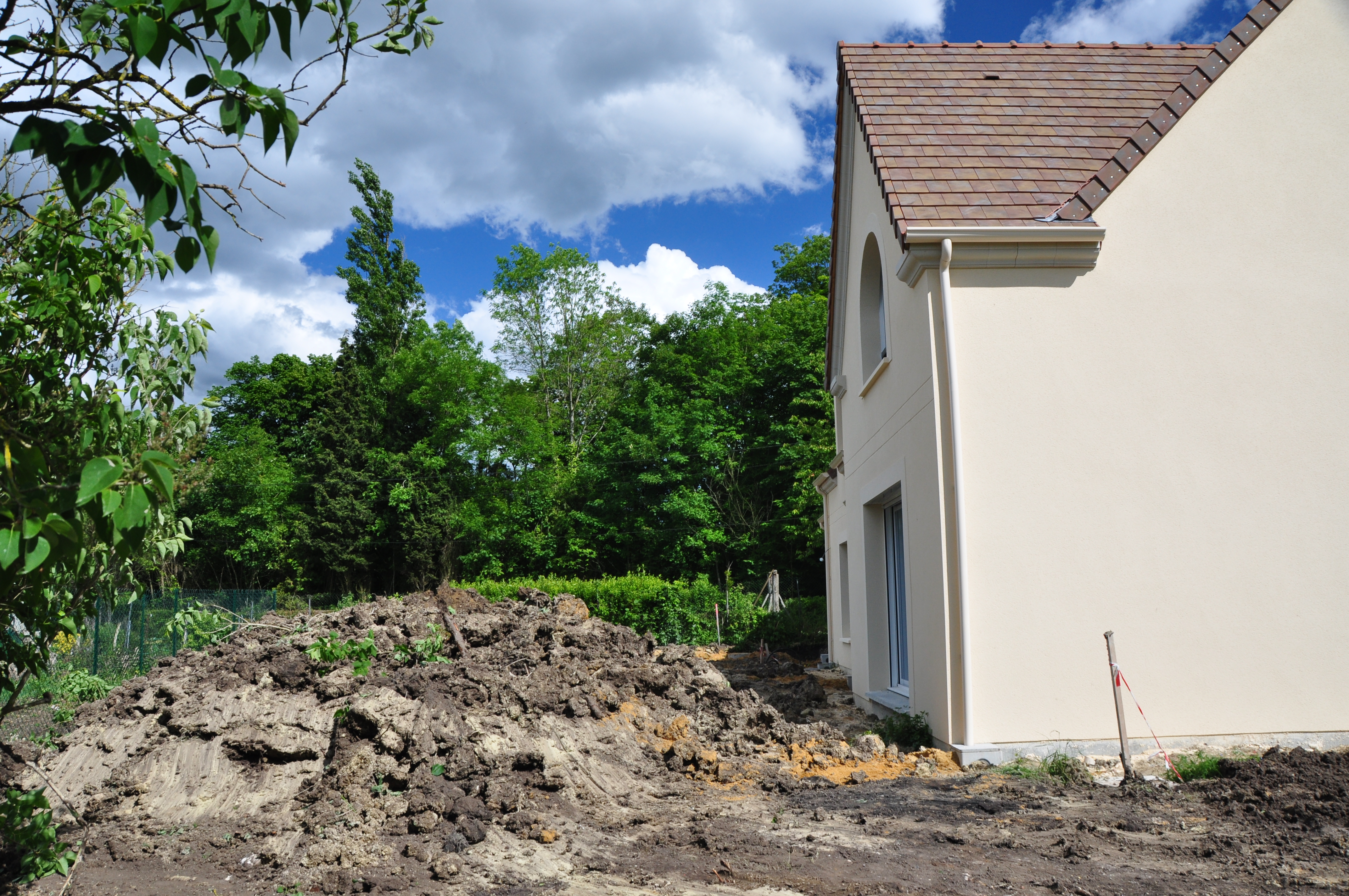 Terrain remblayé autour de la maison